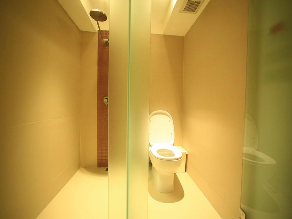 Silom One Hotel Bangkok Exterior photo