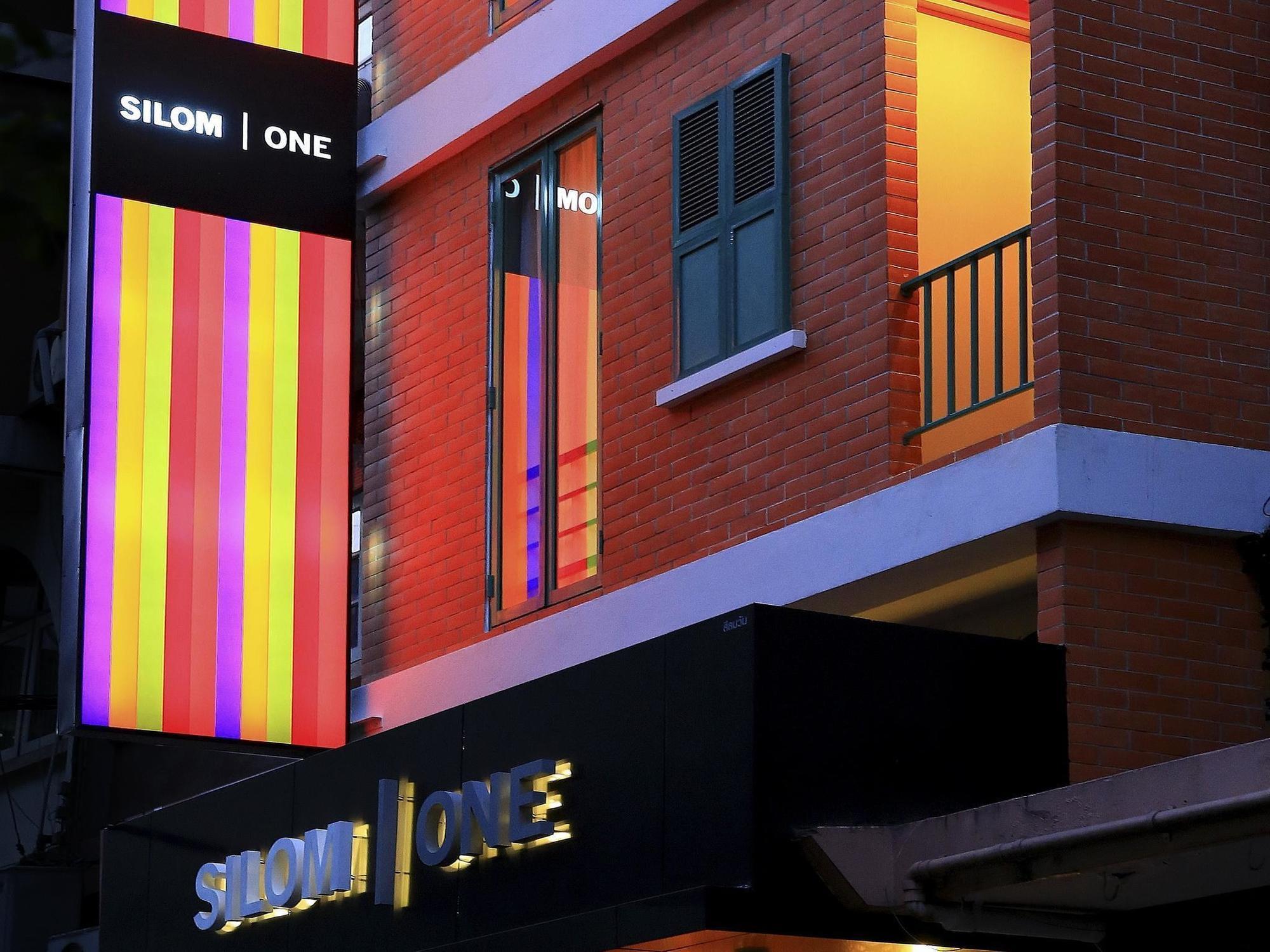 Silom One Hotel Bangkok Exterior photo
