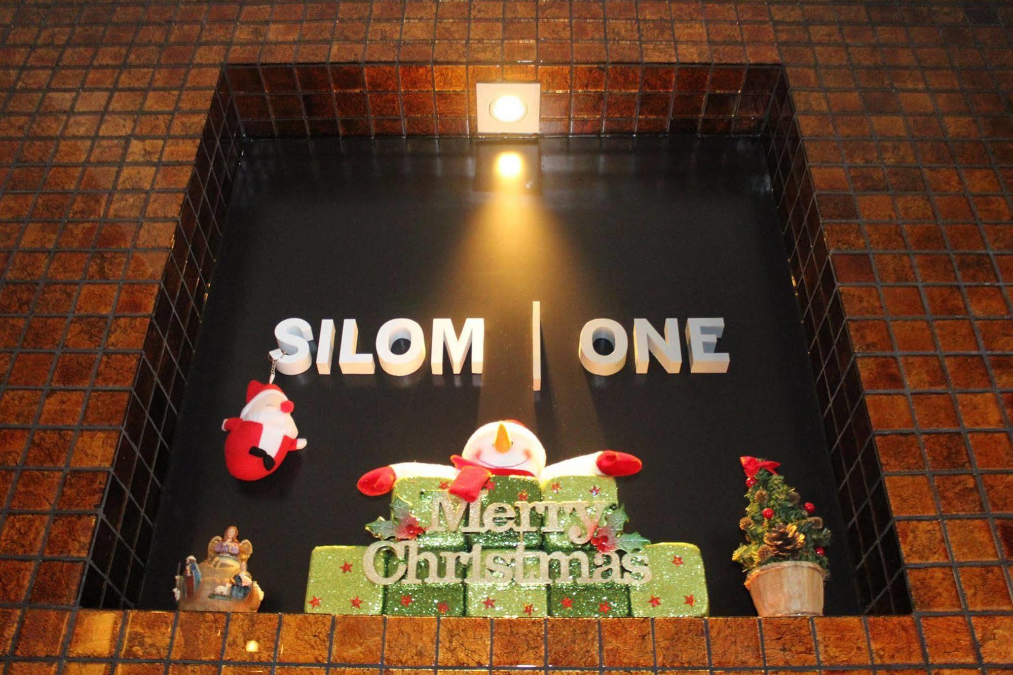 Silom One Hotel Bangkok Exterior photo
