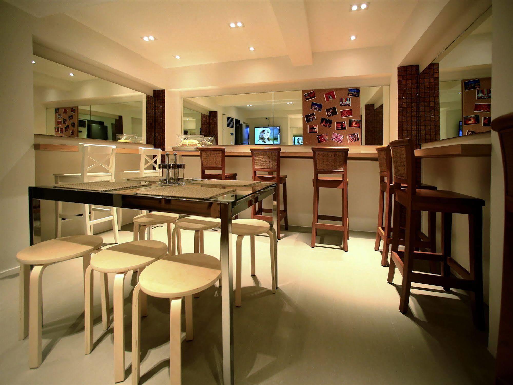 Silom One Hotel Bangkok Exterior photo