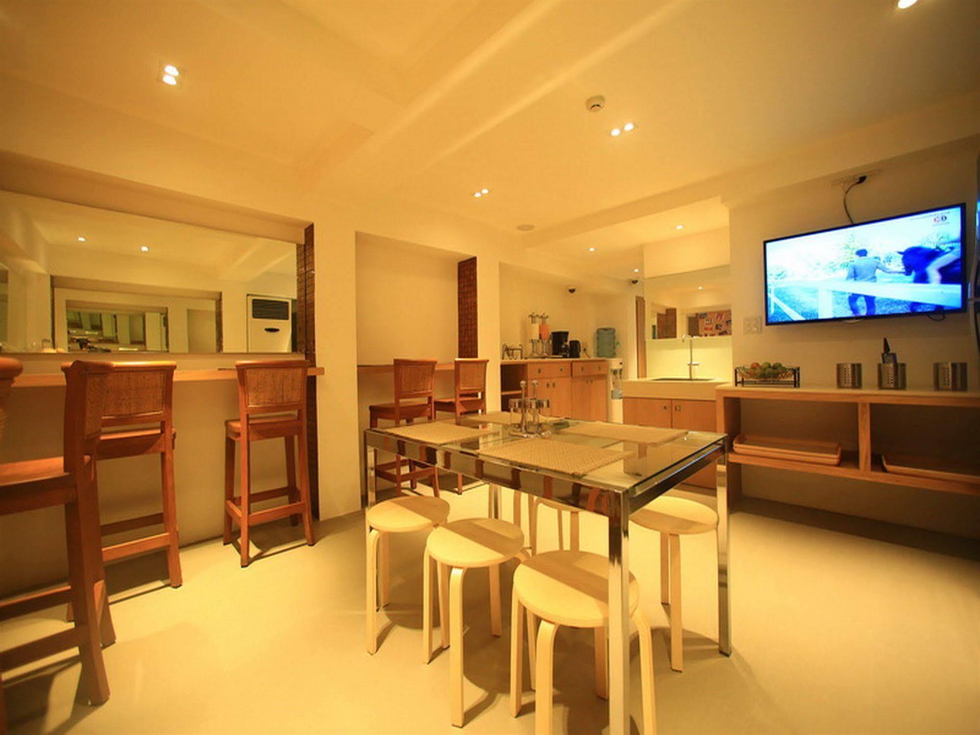 Silom One Hotel Bangkok Exterior photo
